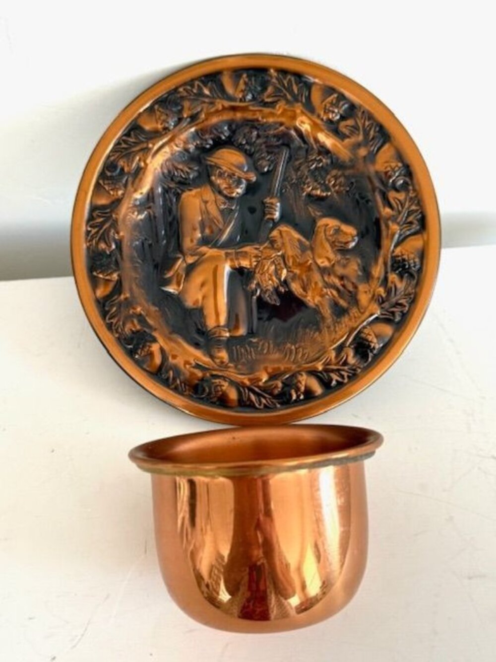 Vintage Coppercraft Guild Embossed Copper Plate Wall hanger with pot Hunting Dog